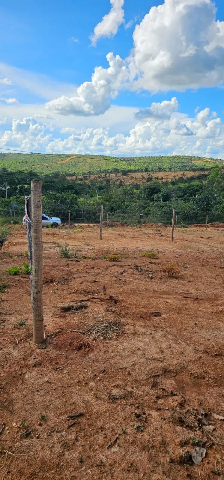 Lote cercado em Estrela Dalva com vista das serras de Caetanópolis ao fundo